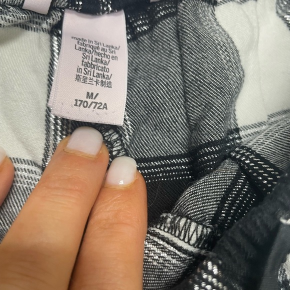 Victoria's Secret Black and White Checkered Pajama Pants Size M - Picture 3 of 4